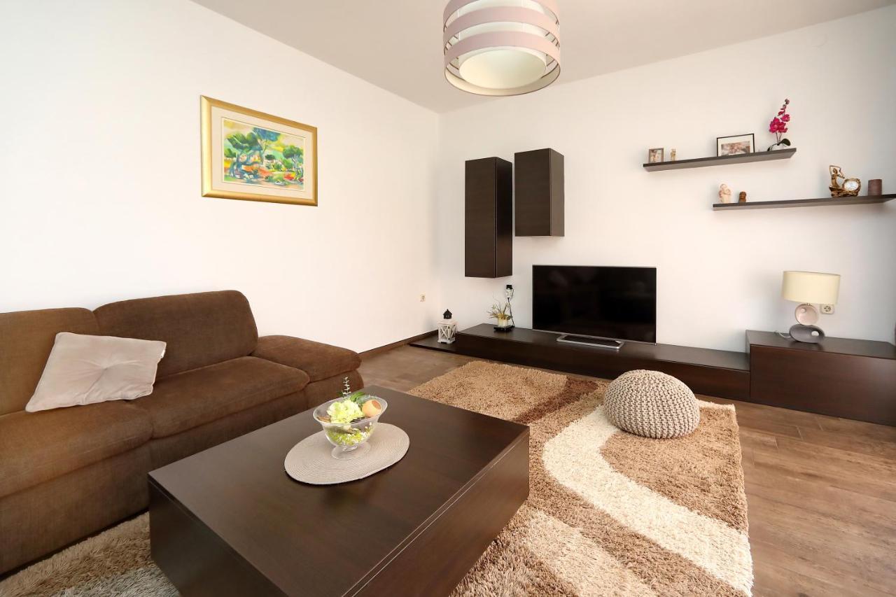 Apartments Adrian بيبينيا المظهر الخارجي الصورة