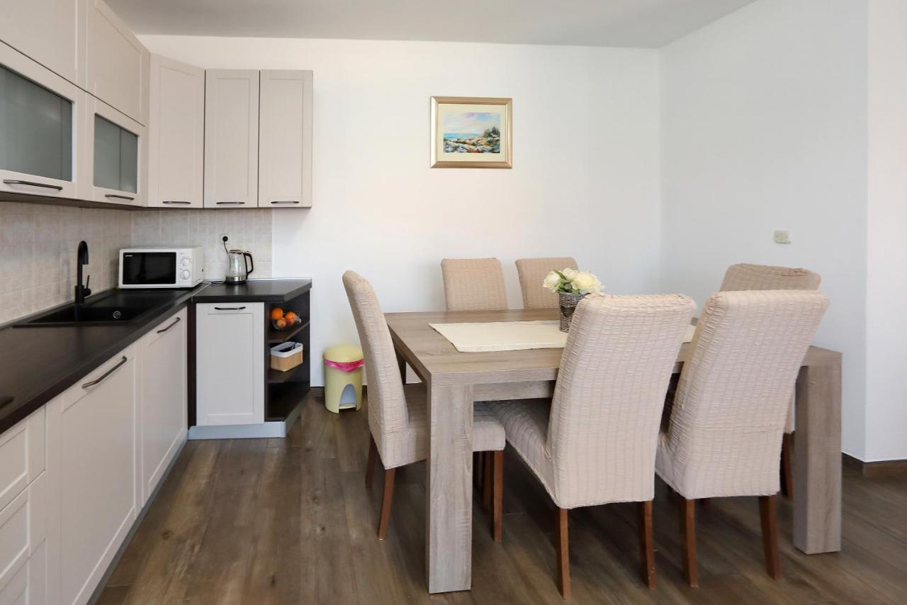 Apartments Adrian بيبينيا المظهر الخارجي الصورة