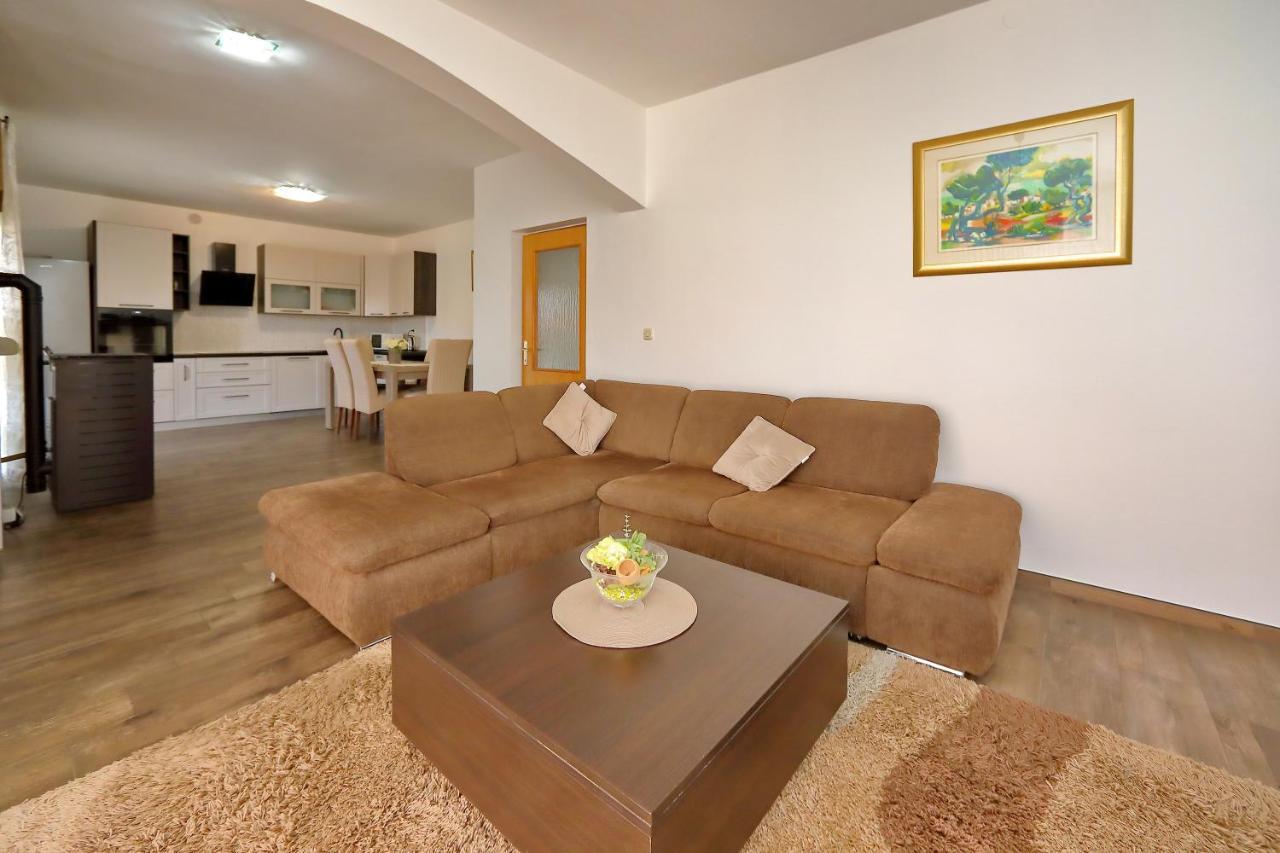 Apartments Adrian بيبينيا المظهر الخارجي الصورة