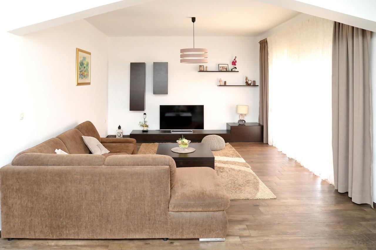 Apartments Adrian بيبينيا المظهر الخارجي الصورة