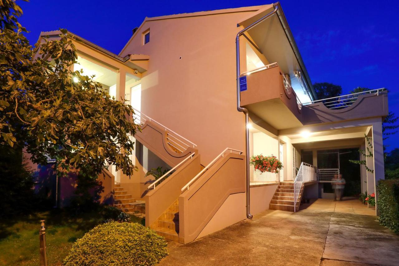 Apartments Adrian بيبينيا المظهر الخارجي الصورة