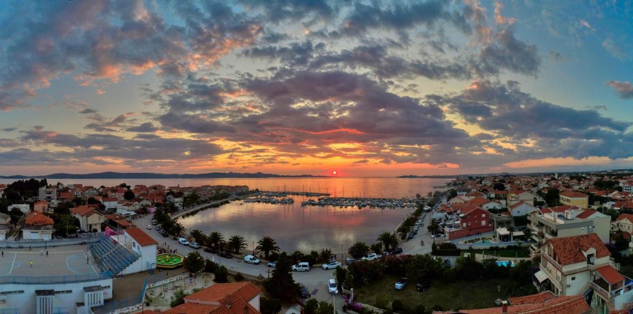 Apartments Adrian بيبينيا المظهر الخارجي الصورة